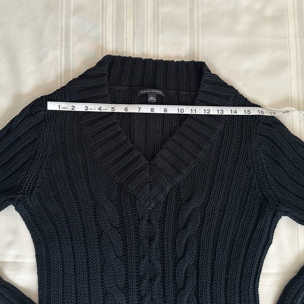 Banana Republic Deep Black Cable Knit V-Neck Sweater - Picture 6 of 13